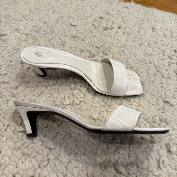 Toteme White Minimalist Sandals Square-Toe Design - Picture 4 of 6